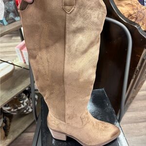 Tan Suede Women's Boots